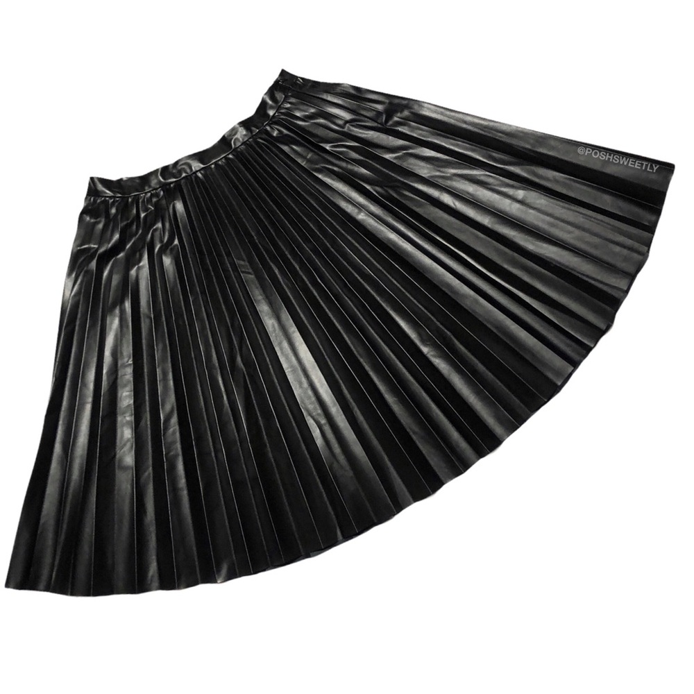 Kate Kasin Pleated Vegan Leather Skirt - Picture 4 of 12